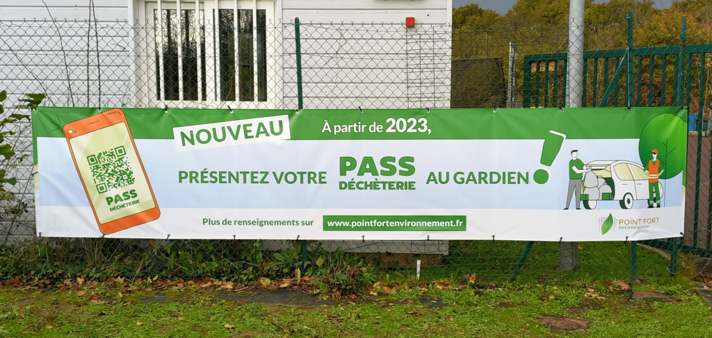 Banderole présentant le pass déchèterie