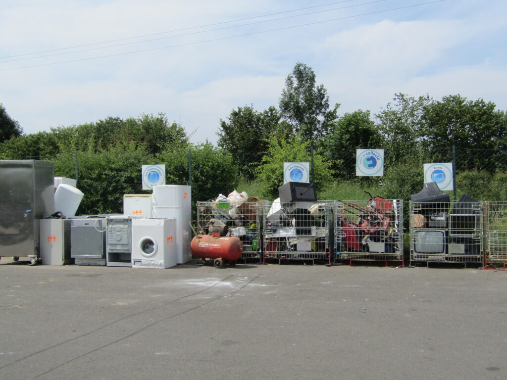 Photos d'appareils électriques en déchèterie